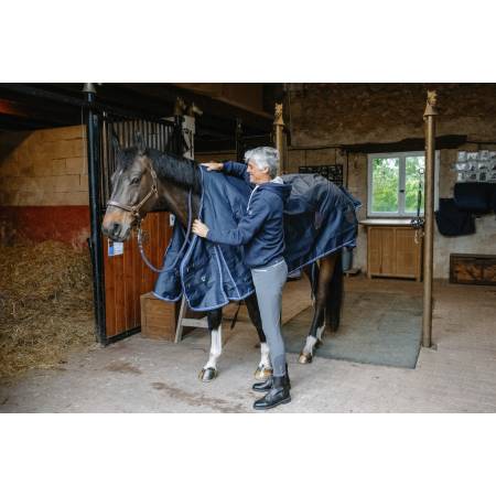 Mise en place de la couverture 50 g Classic 1200 D Equithème