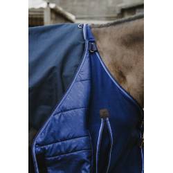 Zoom sur la couverture 100 g Classic 1200 D Equithème au niveau du garrot