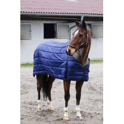 Cavalier enlevant la couverture sur la sous-couverture Classic polyfil 100 g Equithème
