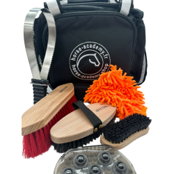 Zoom sur les brosses de finition du set de pansage Ultra