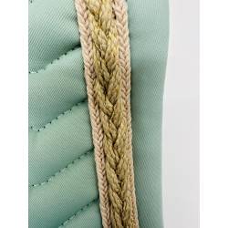 Zoom sur le liseret du tapis de dressage Softy Equithème vert clair
