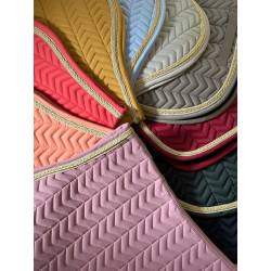 Eventail de 10 coloris de tapis de selle Softy Equithème