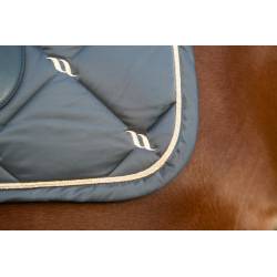 Zoom sur le tapis de dressage Night Collection Anthracite Back on Track