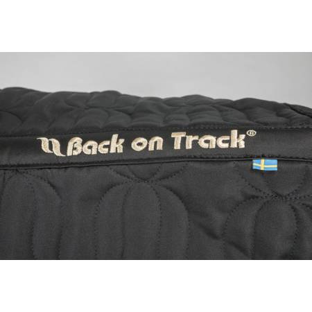 Zoom sur le tapis de dressage Deep nights noir