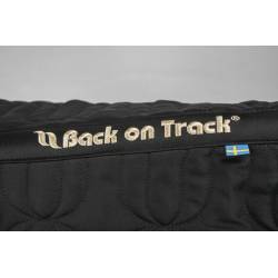Zoom sur le  tapis de selle Deep nights noir Back on Track