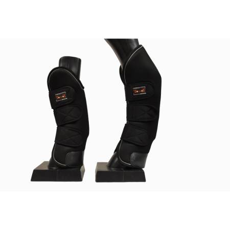 Protections de transport en tissu Mesh respirant noires T de T sur un cheval mannequin