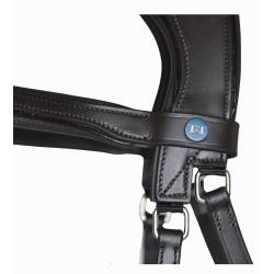 Zoom sur le logo du filet essentiel confort sans muserolle T de T havane