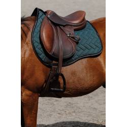 Tapis de selle Impulsion vert Equithème sur un cheval