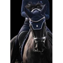 Bonnet Livigno Soft marine HKM porté par un cheval