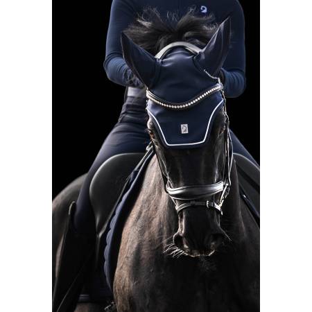 Bonnet Livigno Soft marine HKM porté par un cheval