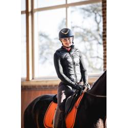 Tapis de selle Florence orange HKM sur un cheval monté