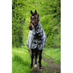 Chemise combo anti-mouches Zebra HKM sur un cheval vu de profil
