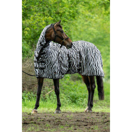 Chemise combo anti-mouches Zebra HKM sur un cheval vu de profil