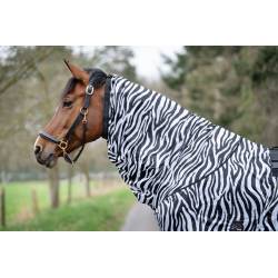 Zoom sur le couvre cou de la chemise anti-eczéma Zebra HKM sur un cheval