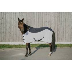 Chemise Flycool Equithème sur un cheval