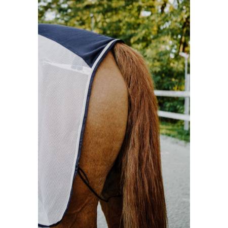 Zoom sur l'arrière du couvre-reins carré anti-insectes Flycool Equithème