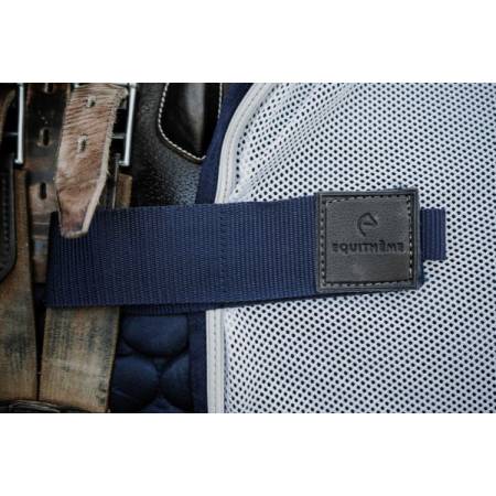 Zoom sur l'attache avant du couvre-reins carré anti-insectes Flycool Equithème