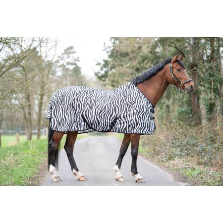 Chemise anti-mouches Zebra HKM sur un cheval profil droit