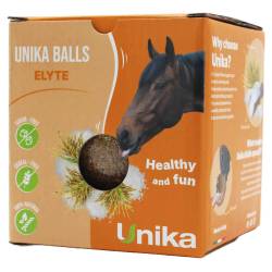 Boule dans son carton d'aliment complémentaire Elyte Unika pour chevaux