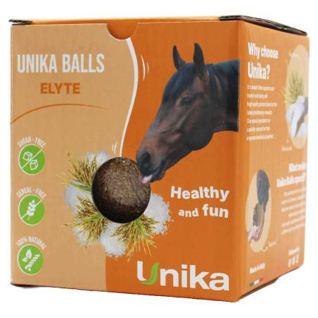 Boule dans son carton d'aliment complémentaire Elyte Unika pour chevaux