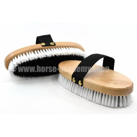 Brosse douce Woodywood T de T en bois pour chevaux