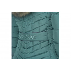 Zoom sur le dos de la parka d'équitation femme Wasilla Flags&Cup vert de gris