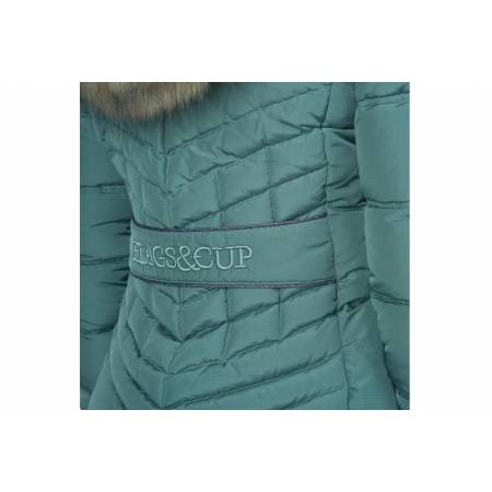 Zoom sur le dos de la parka d'équitation femme Wasilla Flags&Cup vert de gris
