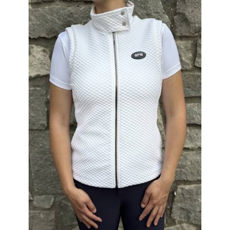 Gilet sans manche Blanc GPA porté vue de face