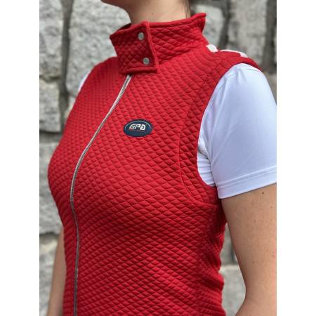 Zoom sur le haut du gilet sans manche Rouge GPA