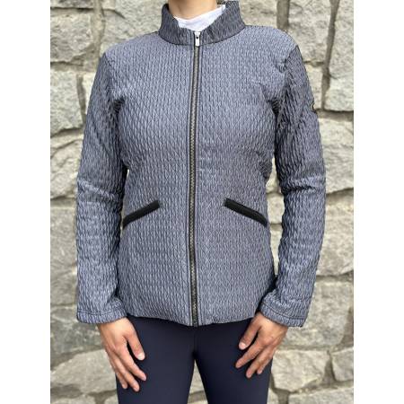 Veste zippée grise et noire GPA portée vue de face
