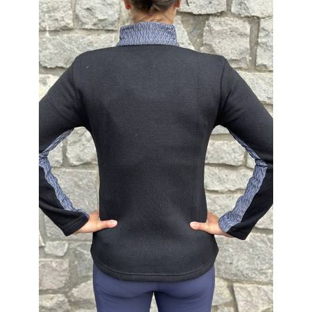 Veste zippée grise et noire GPA portée vue de dos
