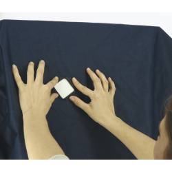 Positionnement de l'accroc avant pose du kit de réparation pour couvertures Equithème