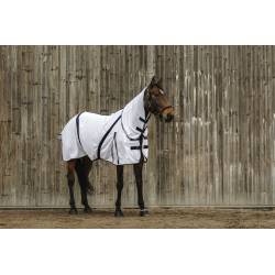 Chemise mesh Combo Equithème sur un cheval vue de 3 quarts