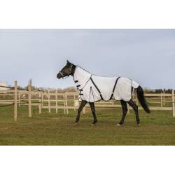 Chemise mesh Combo Equithème sur un cheval au paddock